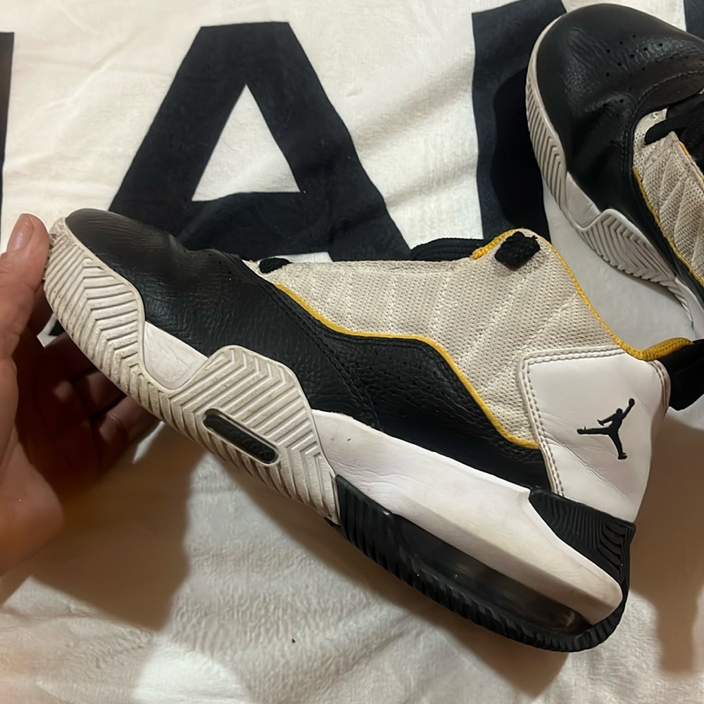 Worn Jordan’s kids 5y